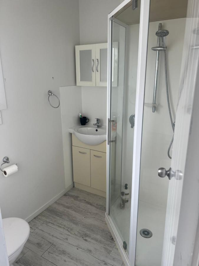 K&R Orewa Homestay Екстер'єр фото