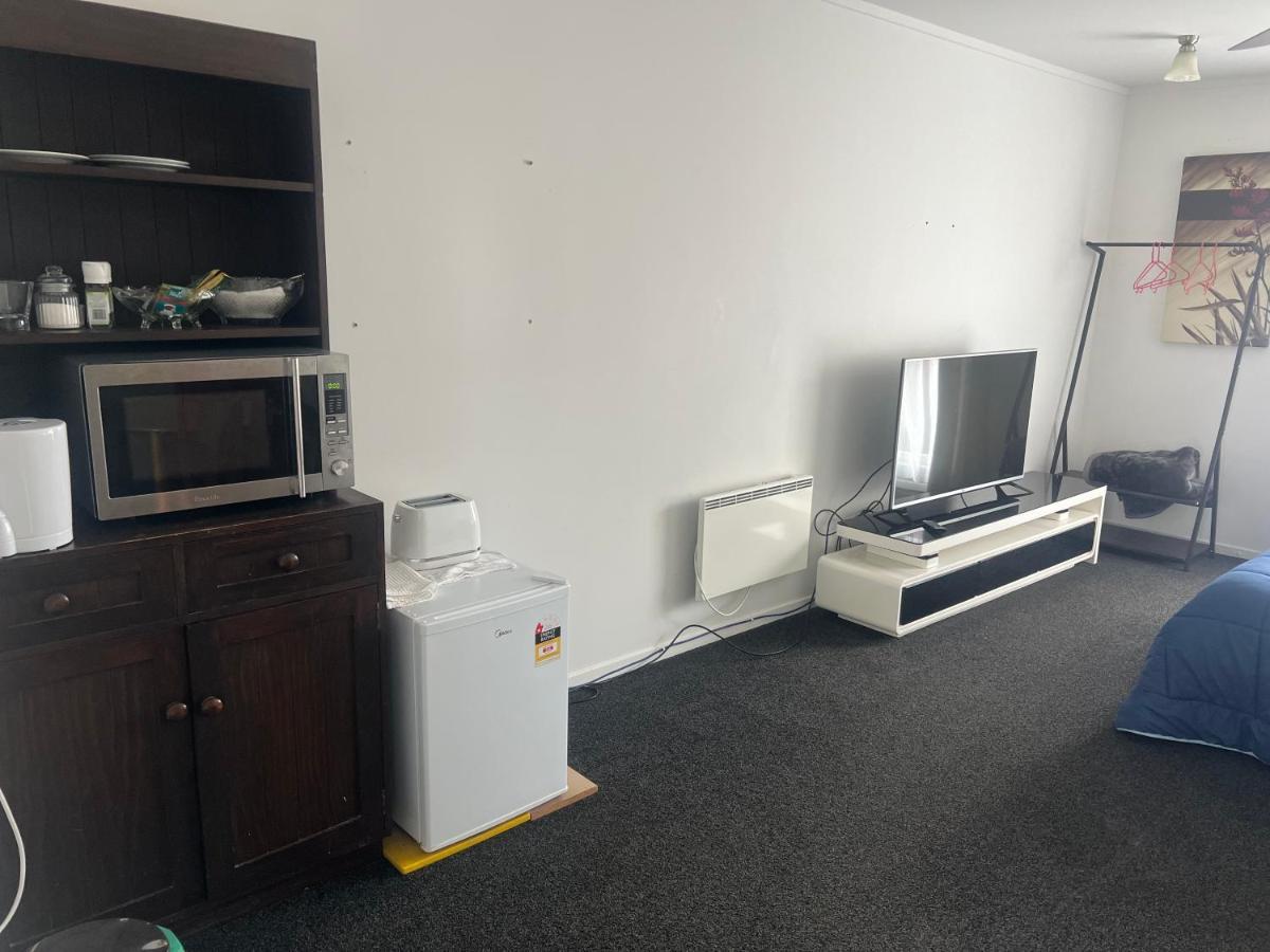 K&R Orewa Homestay Екстер'єр фото