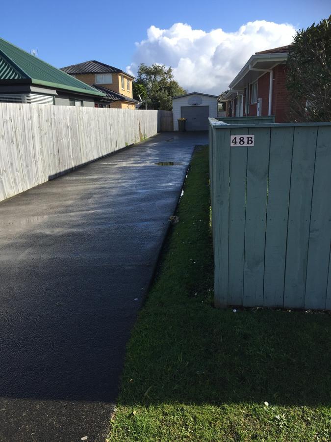 K&R Orewa Homestay Екстер'єр фото